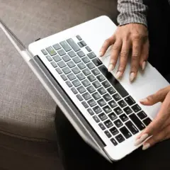 Czy laptopy mają bluetooth? Sprawdź, co musisz wiedzieć o tej funkcji