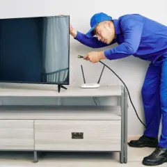 Jakim kablem podłączyć dekoder do telewizora, aby uniknąć problemów?