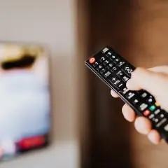 Czy pilot uniwersalny pasuje do każdego telewizora? Sprawdź to przed zakupem