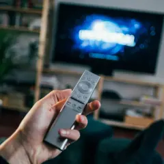 Jak wyłączyć mówienie w telewizorze Samsung i odzyskać spokój