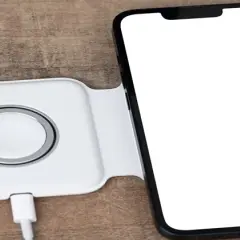 Najlepsze ładowarki indukcyjne do iPhone 13 – porównanie modeli i cen