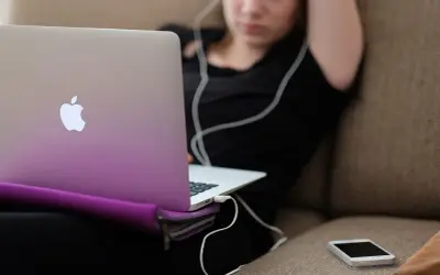 Odnowione MacBooki – czy to opłacalna alternatywa dla nowych laptopów?