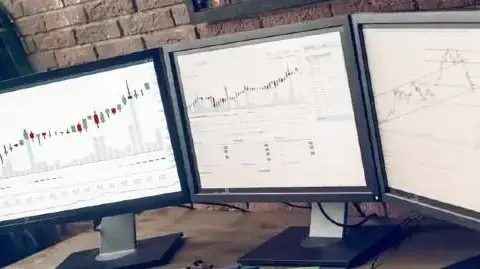 Jak podłączyć drugi monitor do komputera Windows 10 i uniknąć problemów