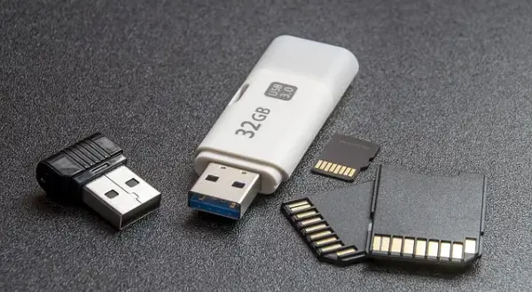 Pendrive co to jest? Odkryj funkcje i zastosowania tego urządzenia