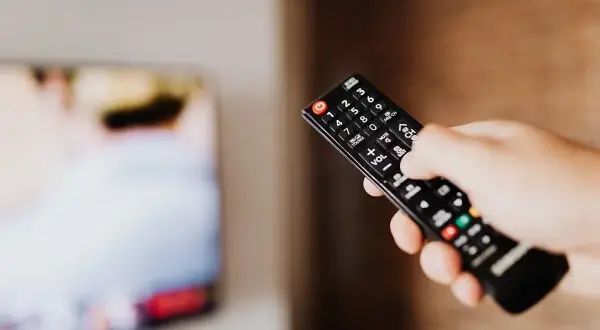 Czy pilot uniwersalny pasuje do każdego telewizora? Sprawdź to przed zakupem