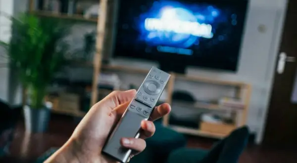 Jak wyłączyć mówienie w telewizorze Samsung i odzyskać spokój