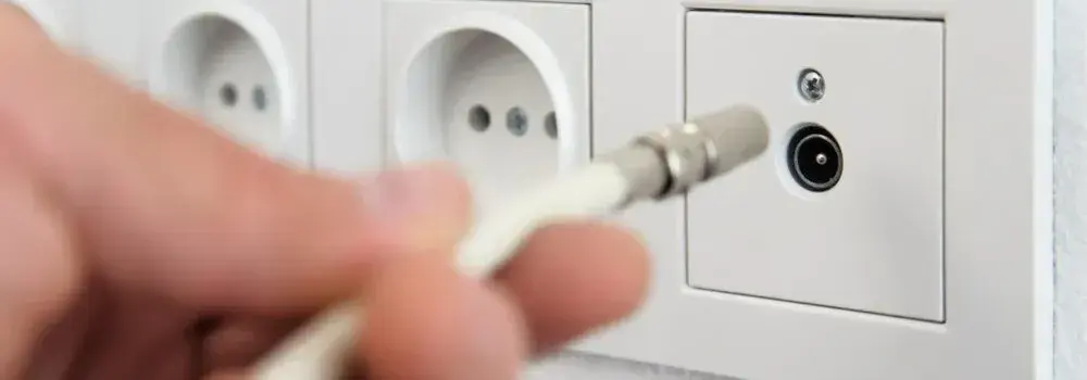 Jak podłączyć telewizję naziemną do telewizora bez dekodera i cieszyć się darmowym sygnałem