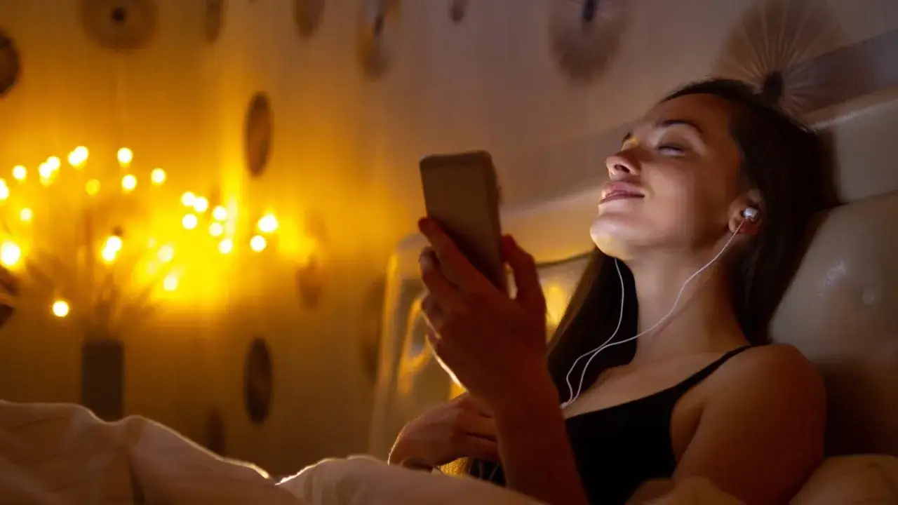 Zdjęcie Jak słuchać muzyki na iPhone za darmo bez internetu i bez problemów