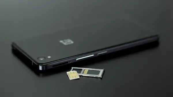 Jak podłączyć pendrive do telefonu i uniknąć problemów z transferem