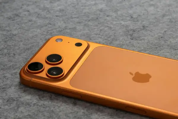 iPhone 17 - co warto wiedzieć przed premierą: przewidywana cena, warianty pamięci i porównanie z poprzednimi modelami Apple