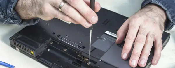 Gdzie jest bateria w laptopie Acer? Proste sposoby na jej znalezienie
